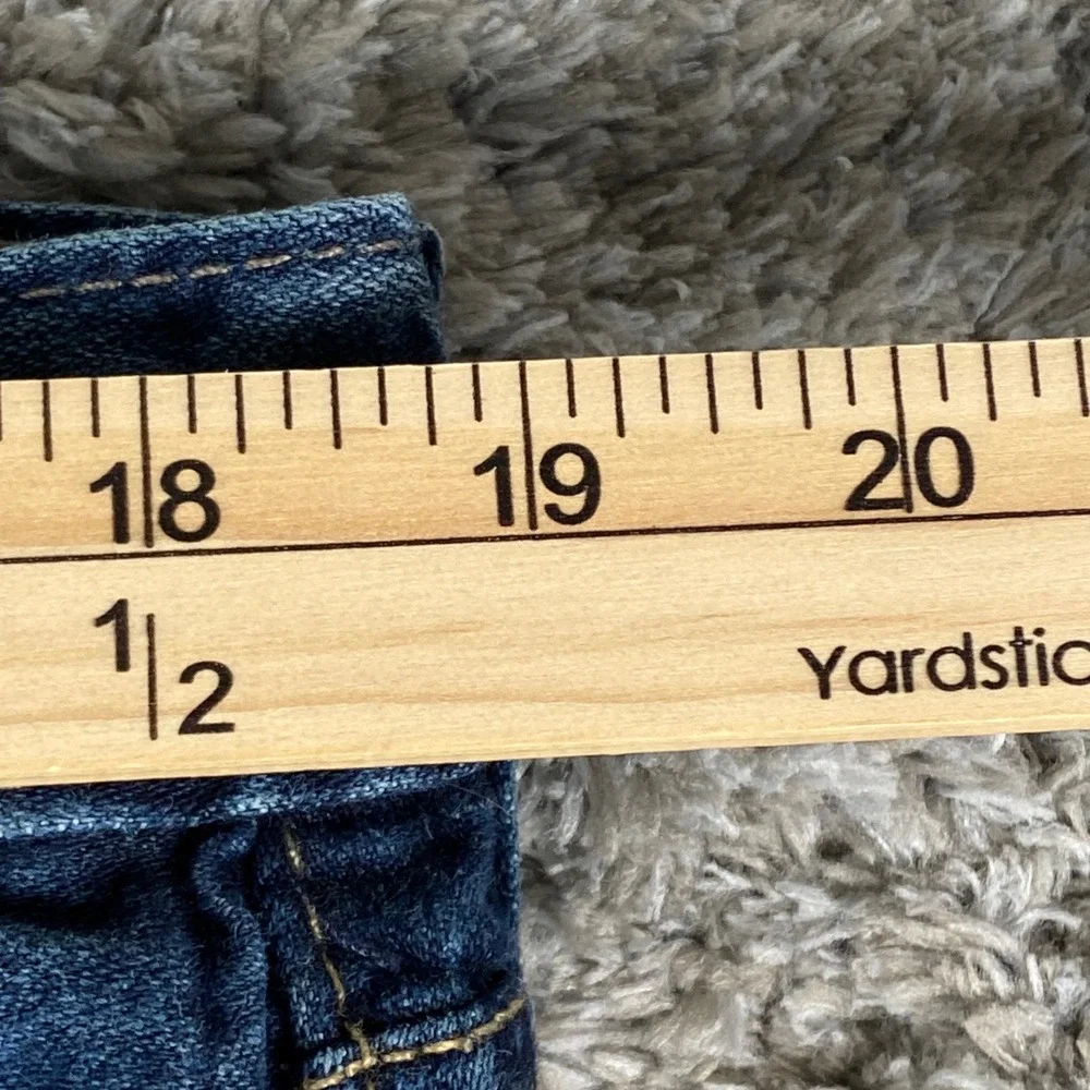 Levis measurements waist